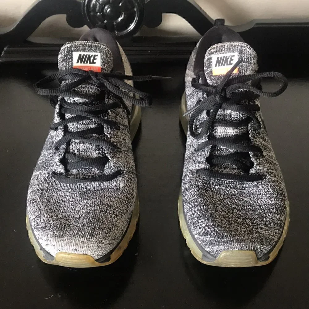 Nike Oreo fly knit max preowned running shoes